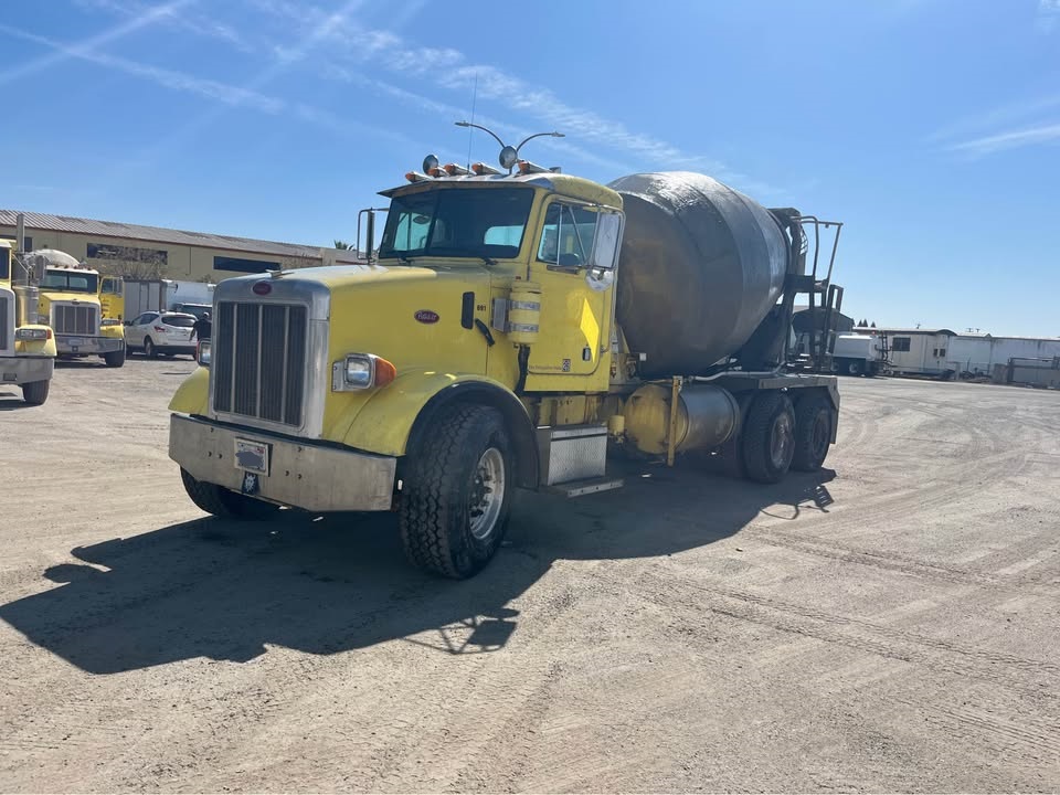 2004 PETERBILT 357 - Image 2